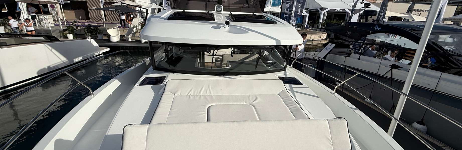 Barco a motor Swift Trawler 37 fly