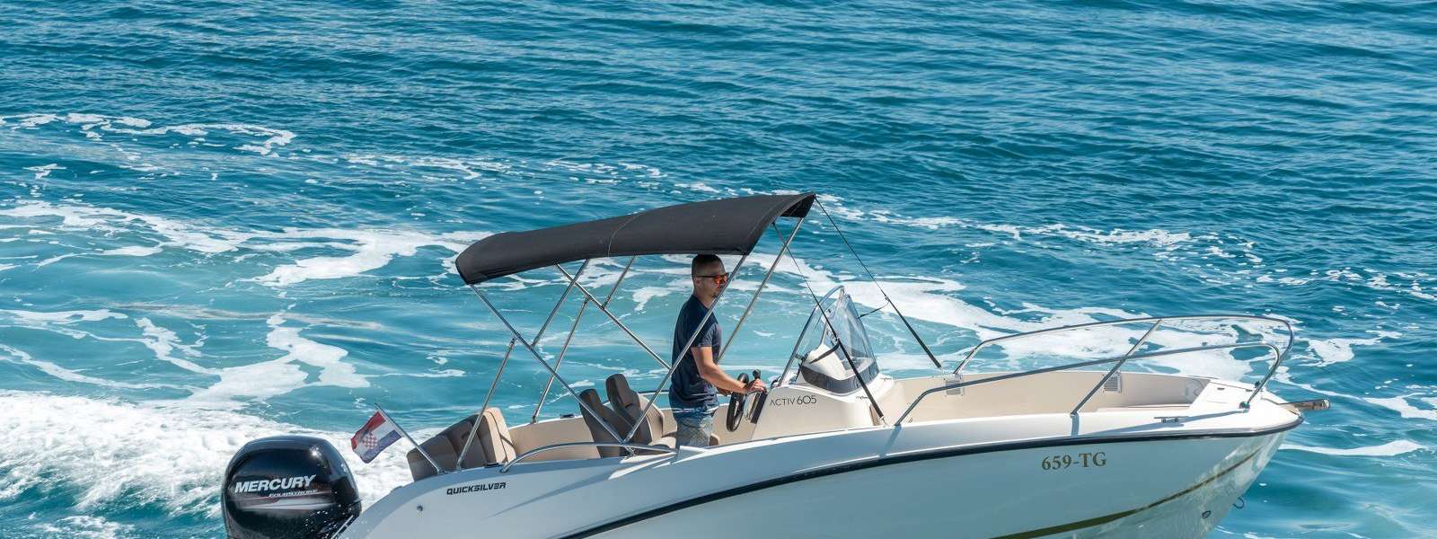 Barco a motor Activ 605 SunDeck