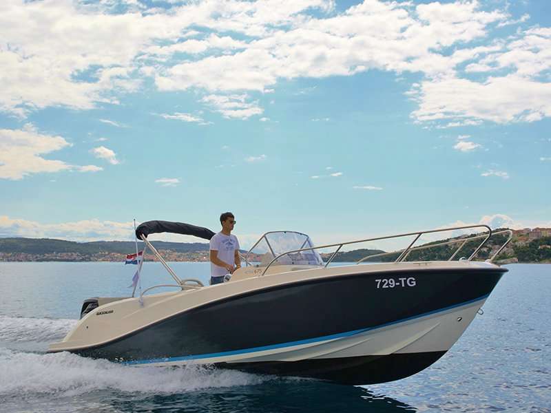 Motor boat Activ 675 Open