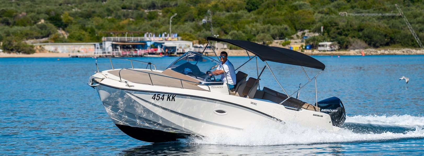 Bateaux à moteur Activ 755 Sundeck