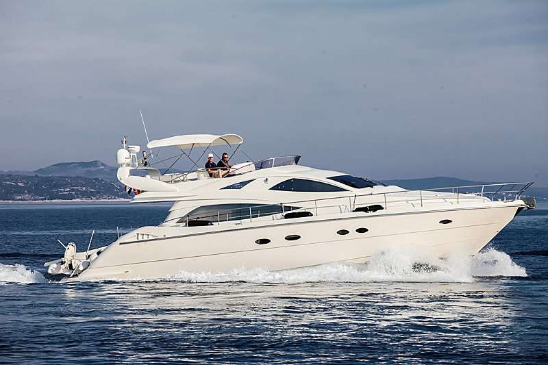 Luxusyacht Aicon 56