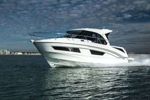 Motorboot Antares 9 OB