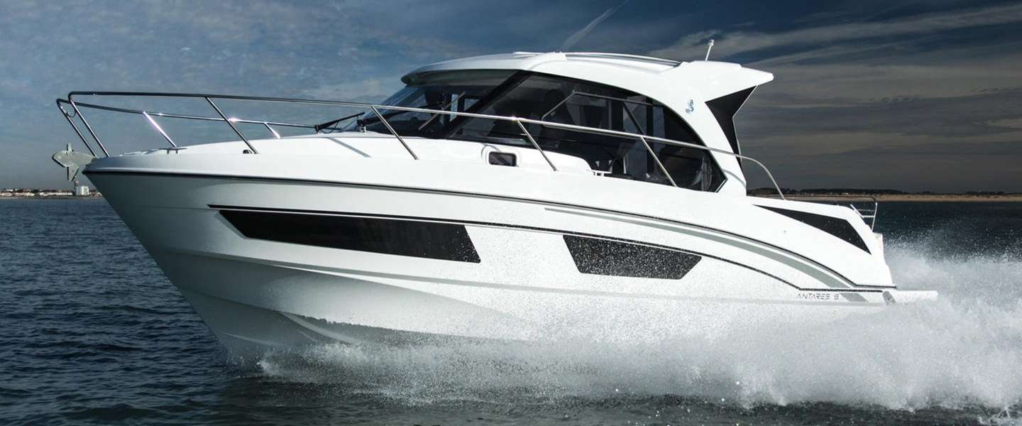 Motor boat Antares 9 OB