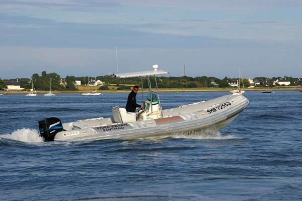 Bateau Semi-rigide Apex 740