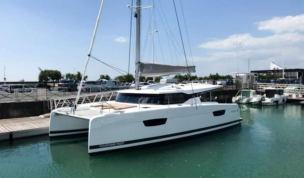 Catamaran Astrea 42