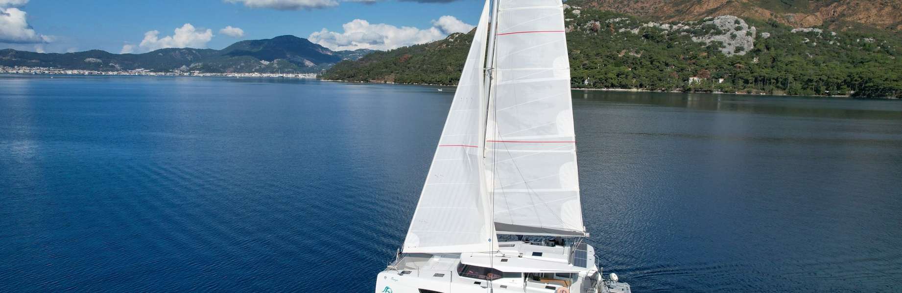 Catamaran Astrea 42