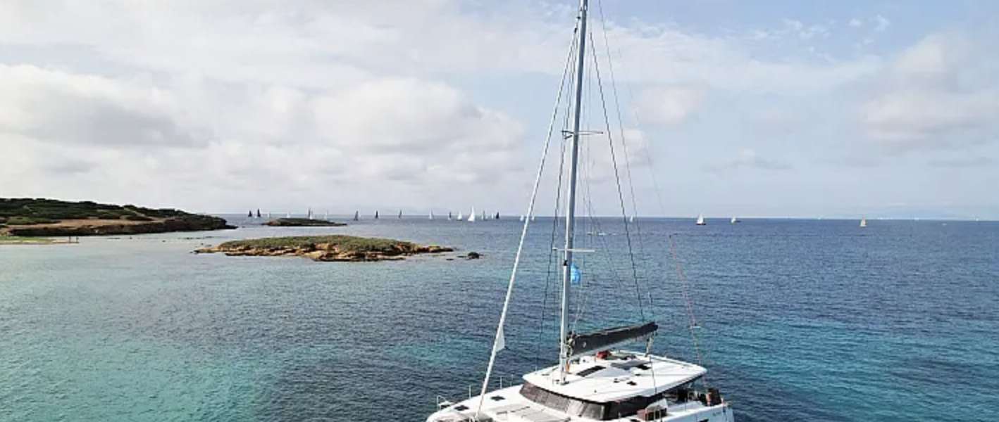 Catamaran Astrea 42