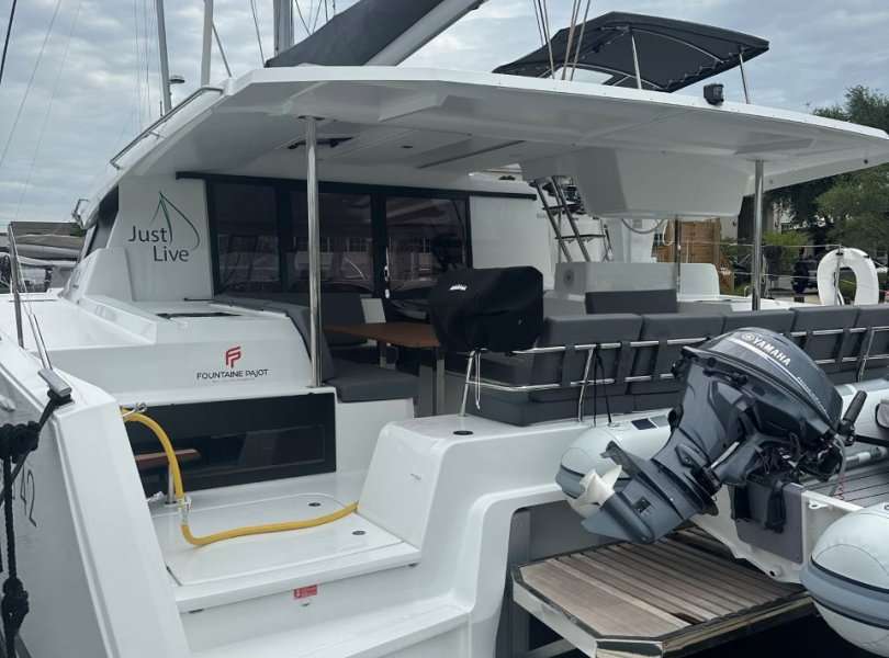 Catamaran Astrea 42