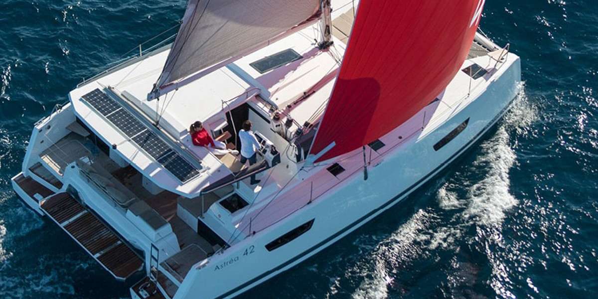 Catamaran Astrea 42