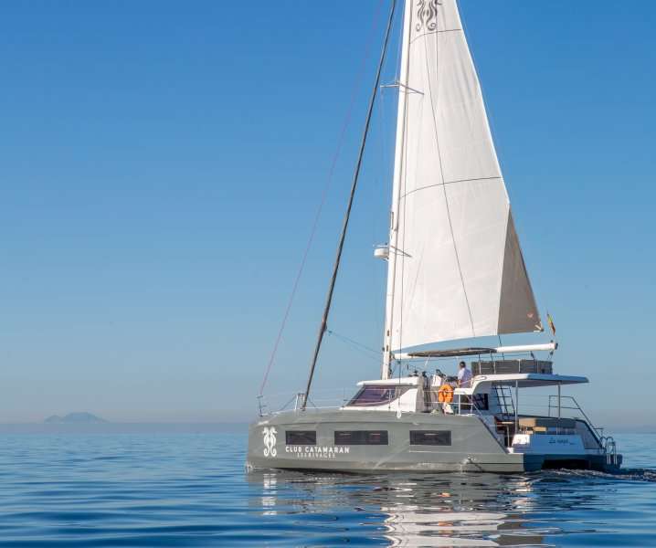 Catamaran Aventura 37