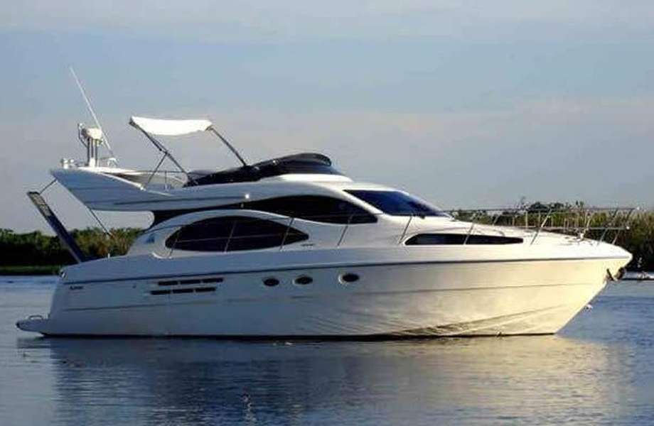 Motor boat Azimut 46