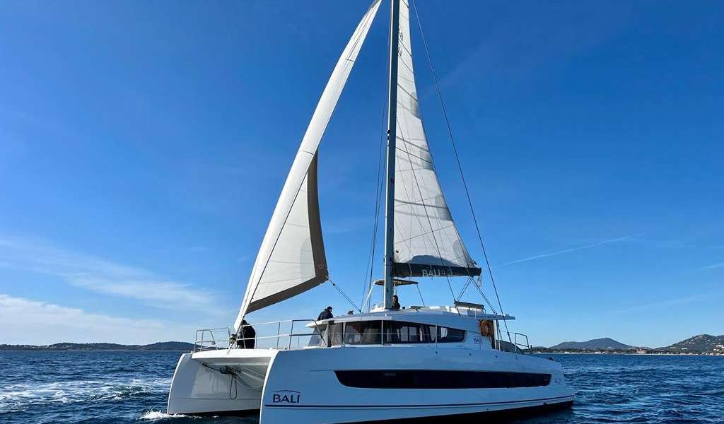 Catamaran Bali 4.2