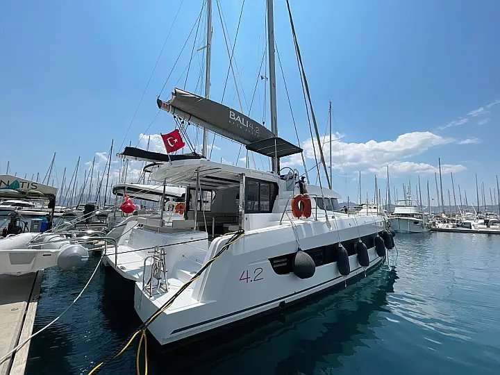 Catamaran Bali 4.2