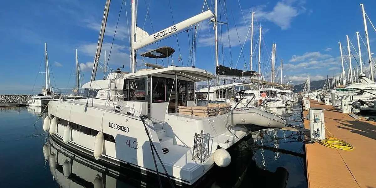 Catamaran Bali 4.3