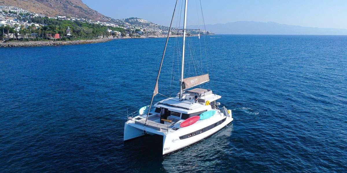 Catamaran Bali 4.4