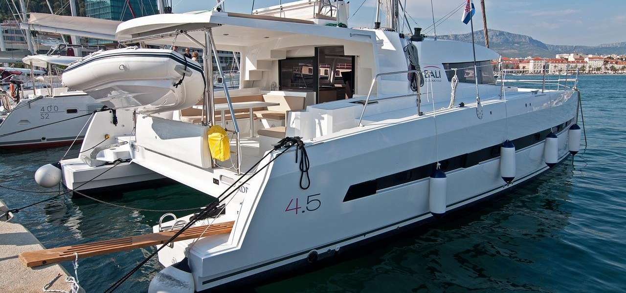 Catamaran Bali 4.5