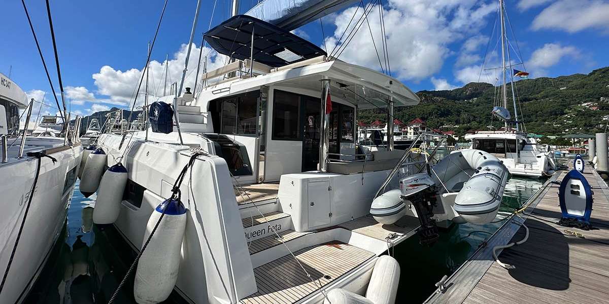 Catamarán Bali 4.8