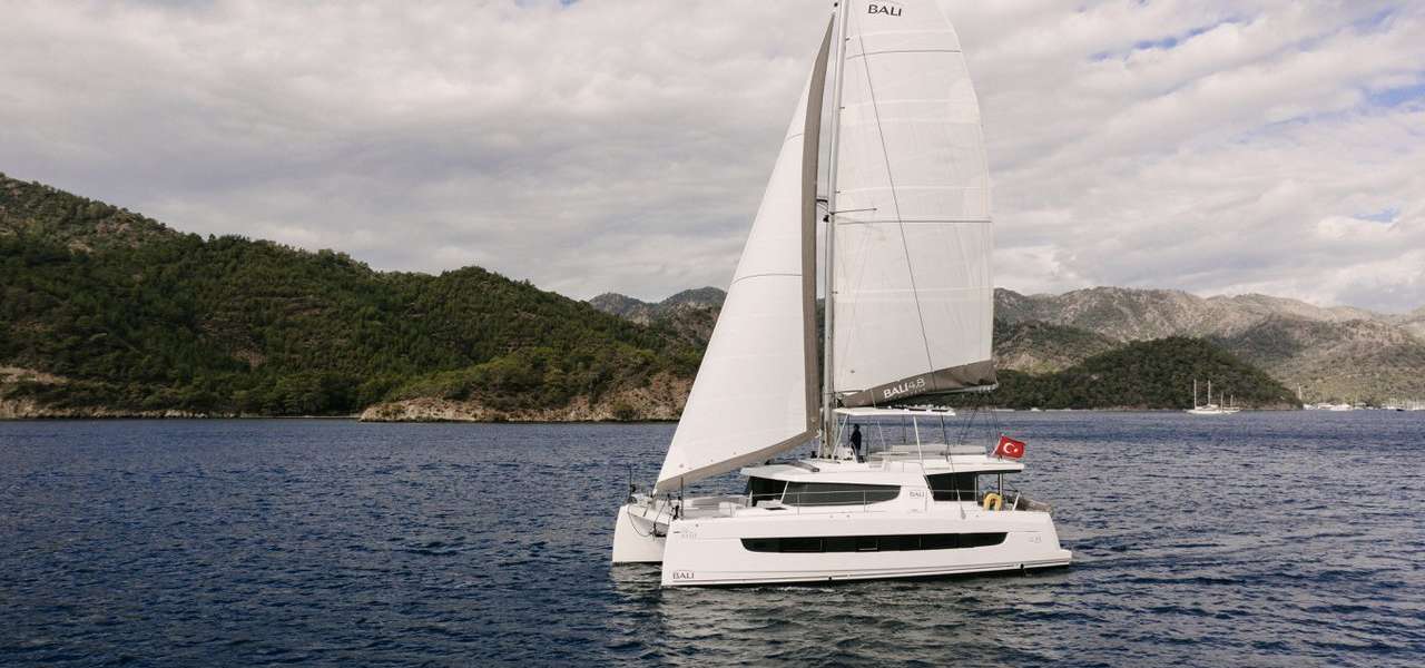 Catamaran Bali 4.8