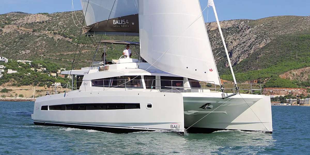 Catamarán Bali 5.4