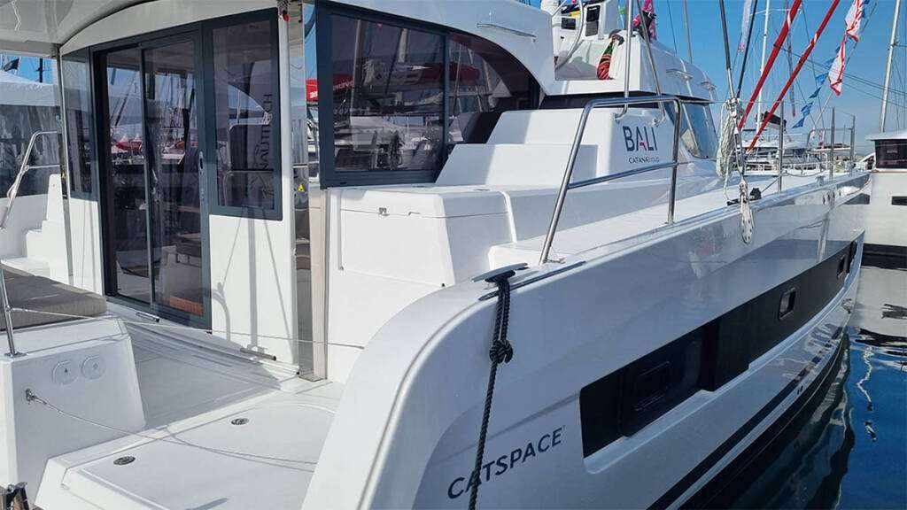 Catamaran Bali Catspace Voile