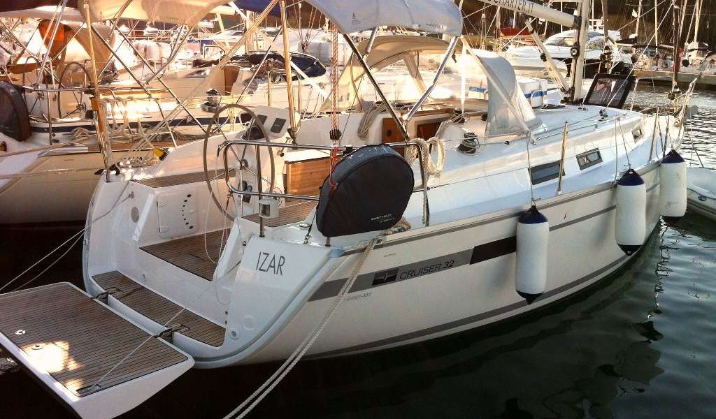 Velero Bavaria Cruiser 32