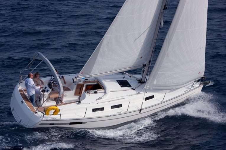 Sailboat Bavaria Cruiser 32