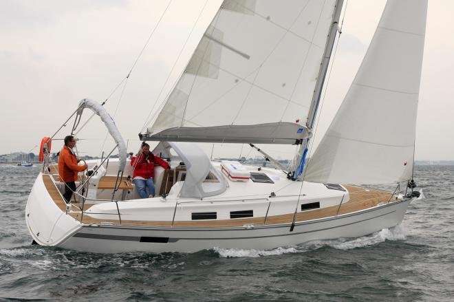 Sailboat Bavaria Cruiser 32