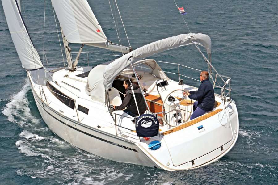 Парусная яхта Bavaria Cruiser 33