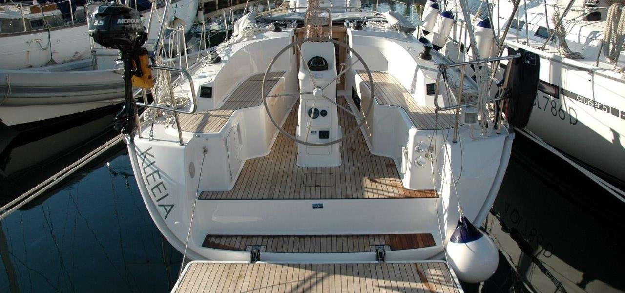 Sailboat Bavaria Cruiser 33