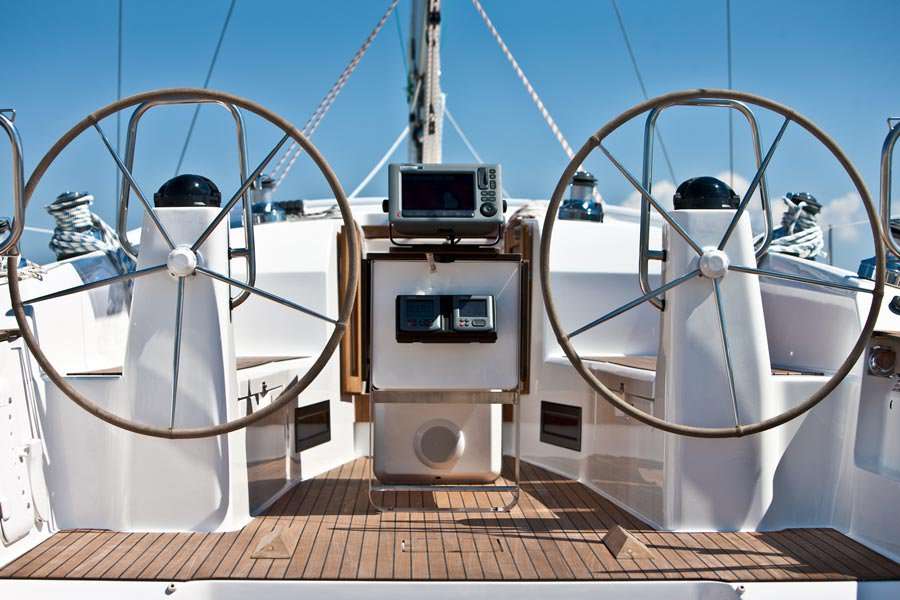 Sailboat Bavaria Cruiser 40