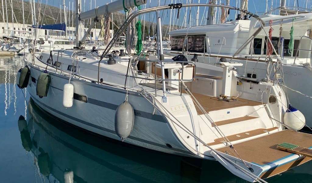 Парусная яхта Bavaria 45