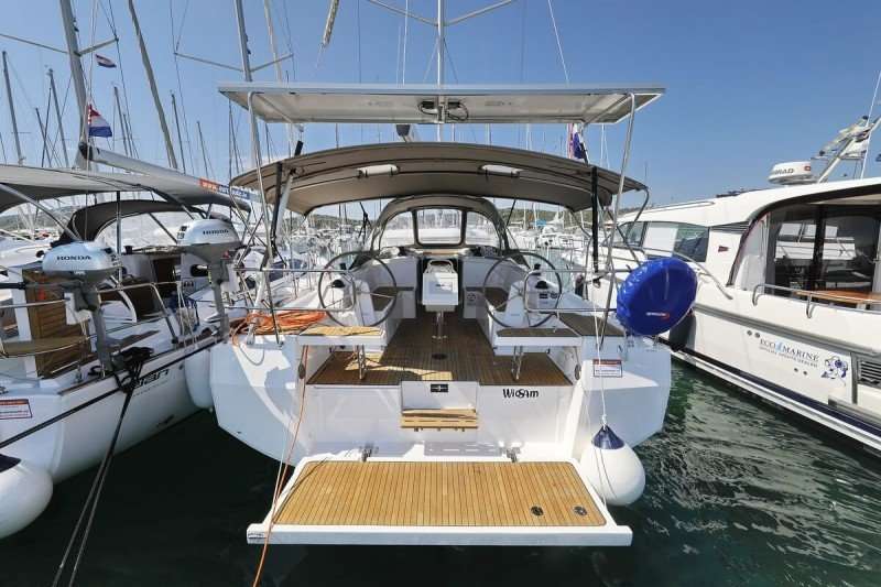 Sailboat Bavaria C38