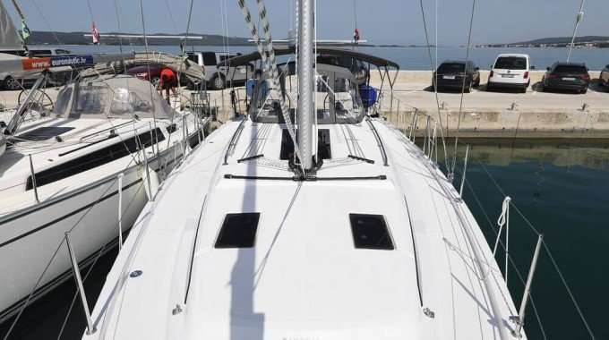 Barca a vela Bavaria C38