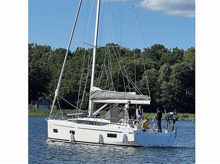 Sailboat Bavaria C38