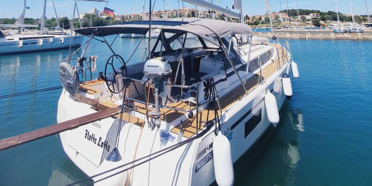 Парусная яхта Bavaria C42