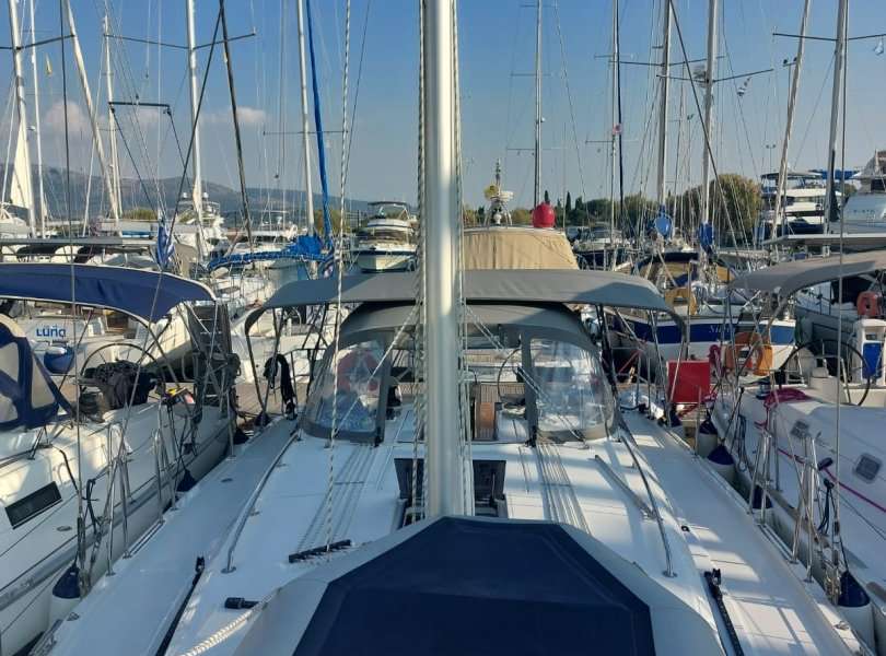 Sailboat Bavaria C42