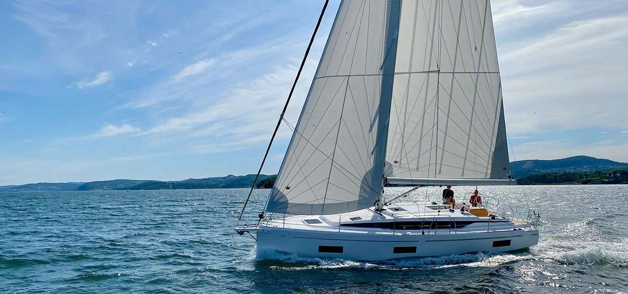 Łódź Żaglowa Bavaria C42