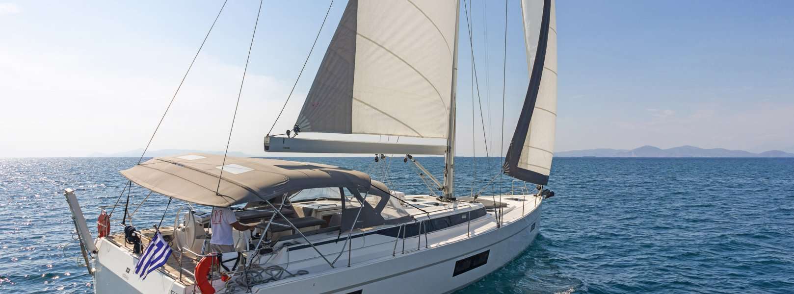 Velero Bavaria C57