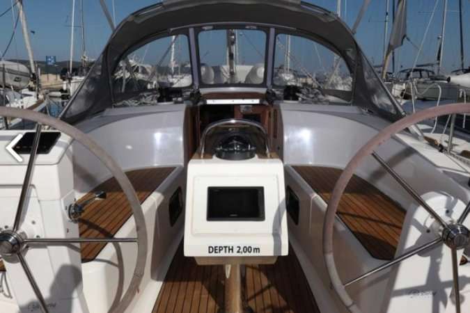 Sailboat Bavaria Cruiser 34