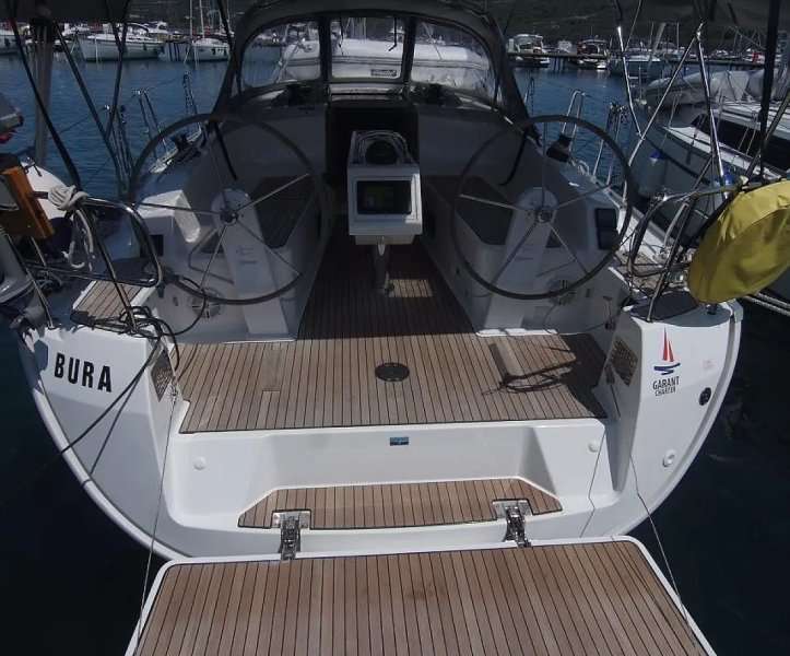 Velero Bavaria Cruiser 37