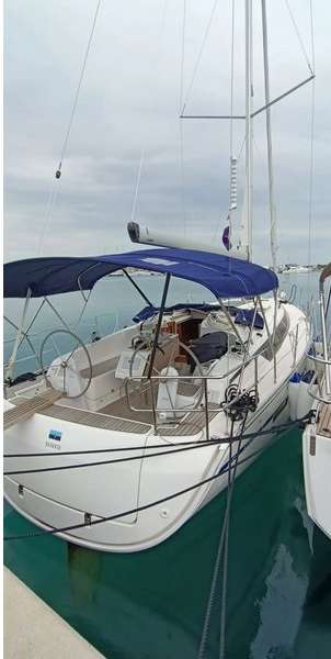 Sailboat Bavaria Cruiser 37