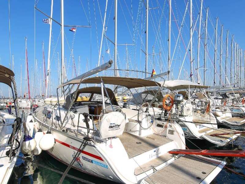 Парусная яхта Bavaria Cruiser 41
