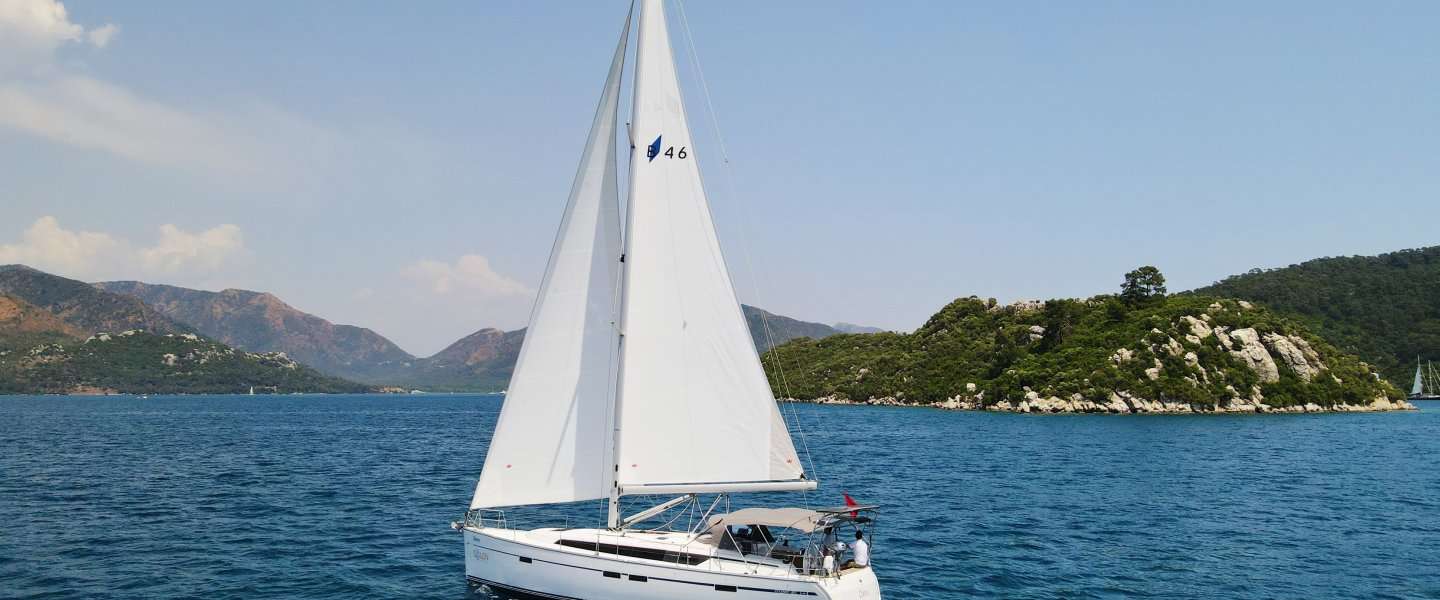 Sailboat Bavaria Cruiser 46