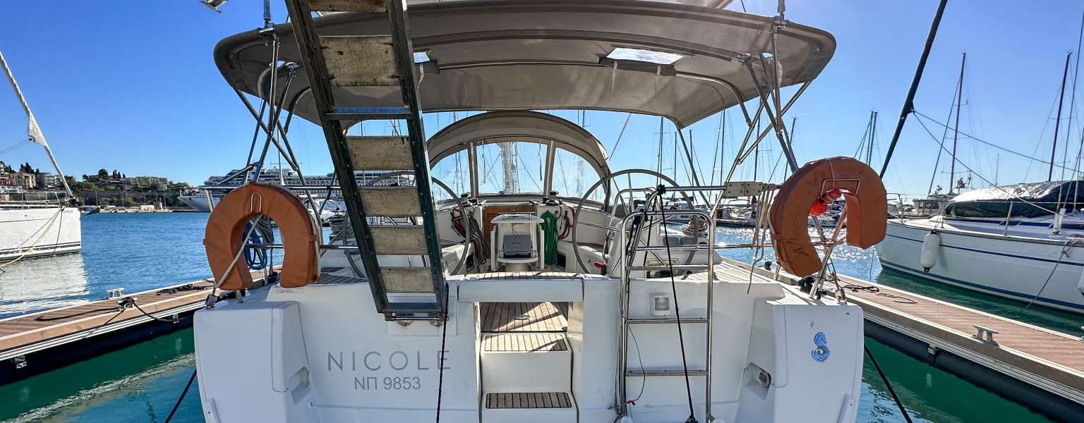 Sailboat Oceanis 43