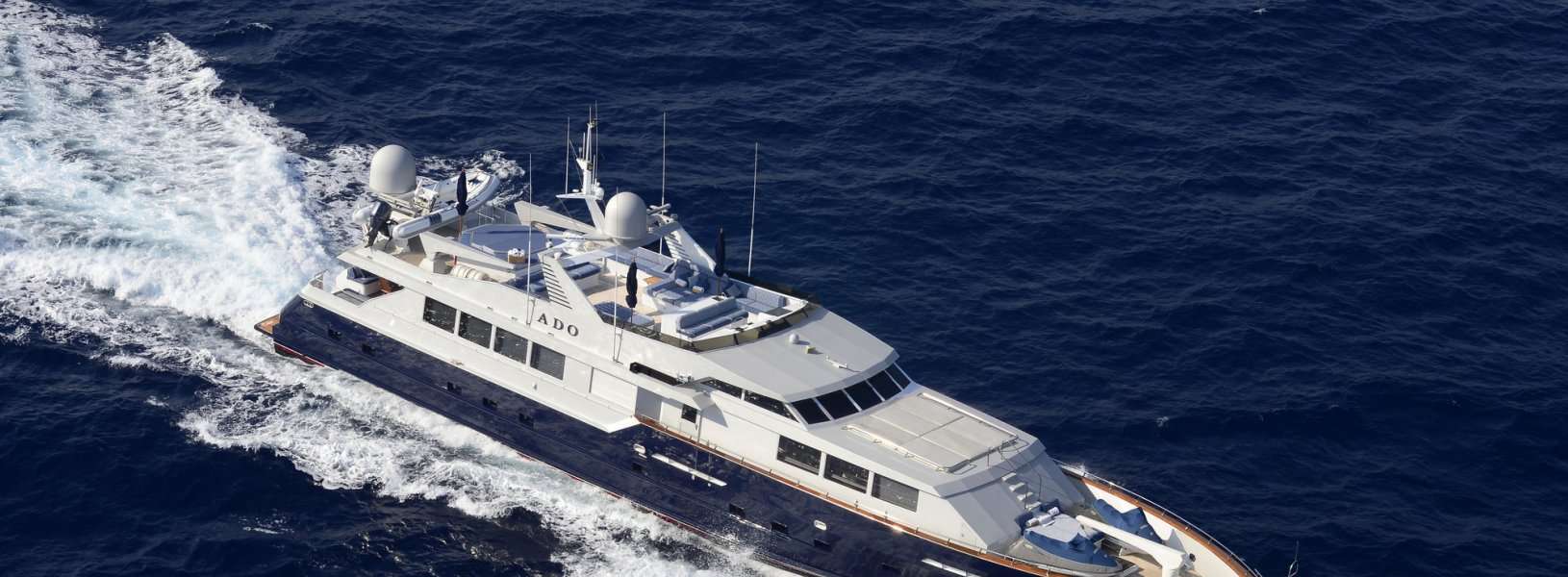 Yacht di Lusso Broward 121