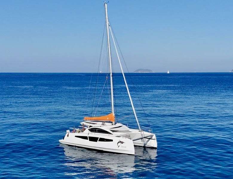 Catamaran C-Cat 37