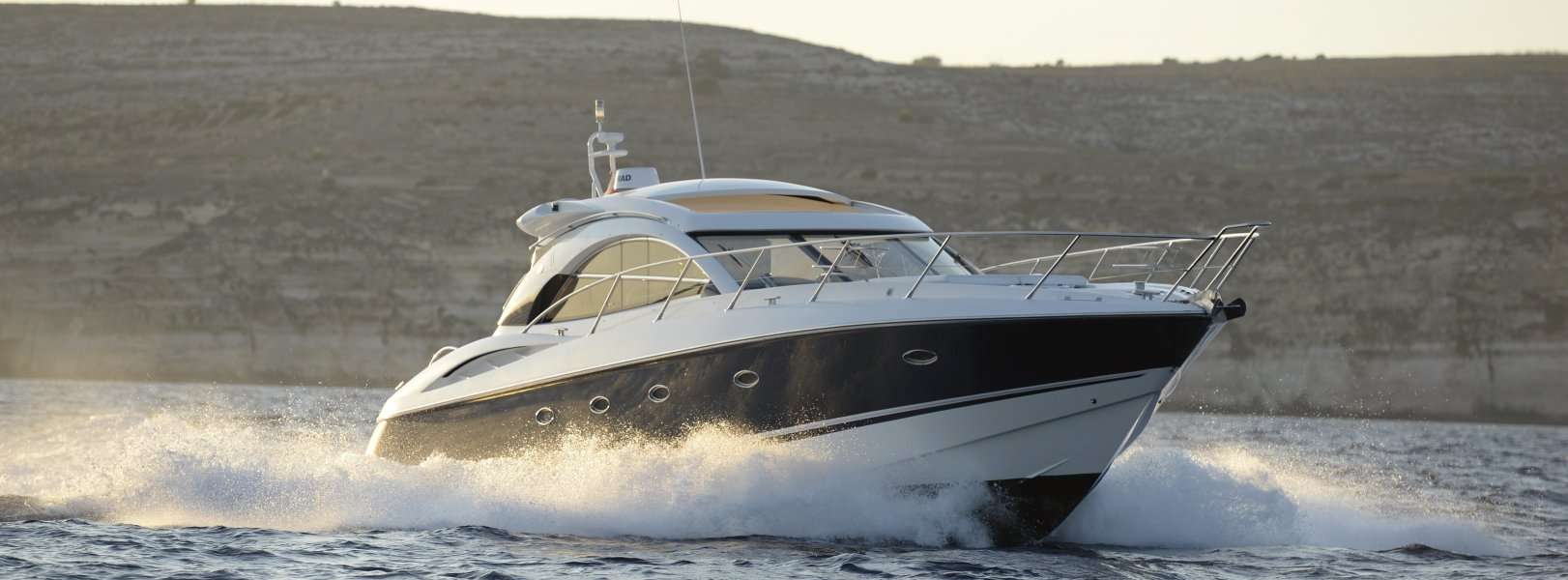 Motor boat Camargue 50