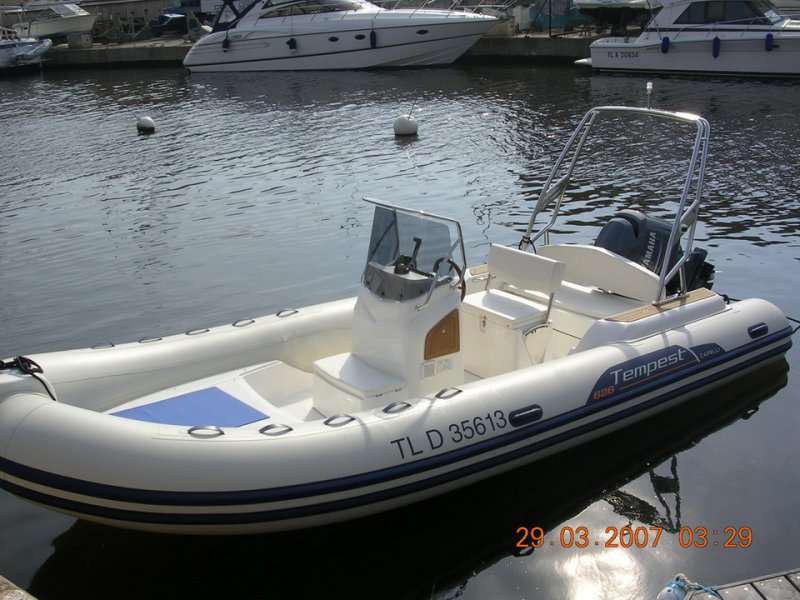 Bateau Semi-rigide Capelli 626 +