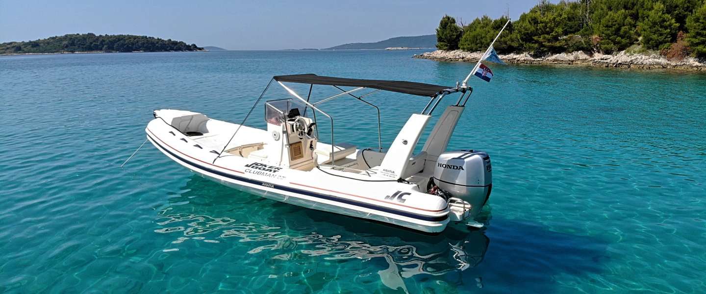 Halbstarres Boot Clubman 22