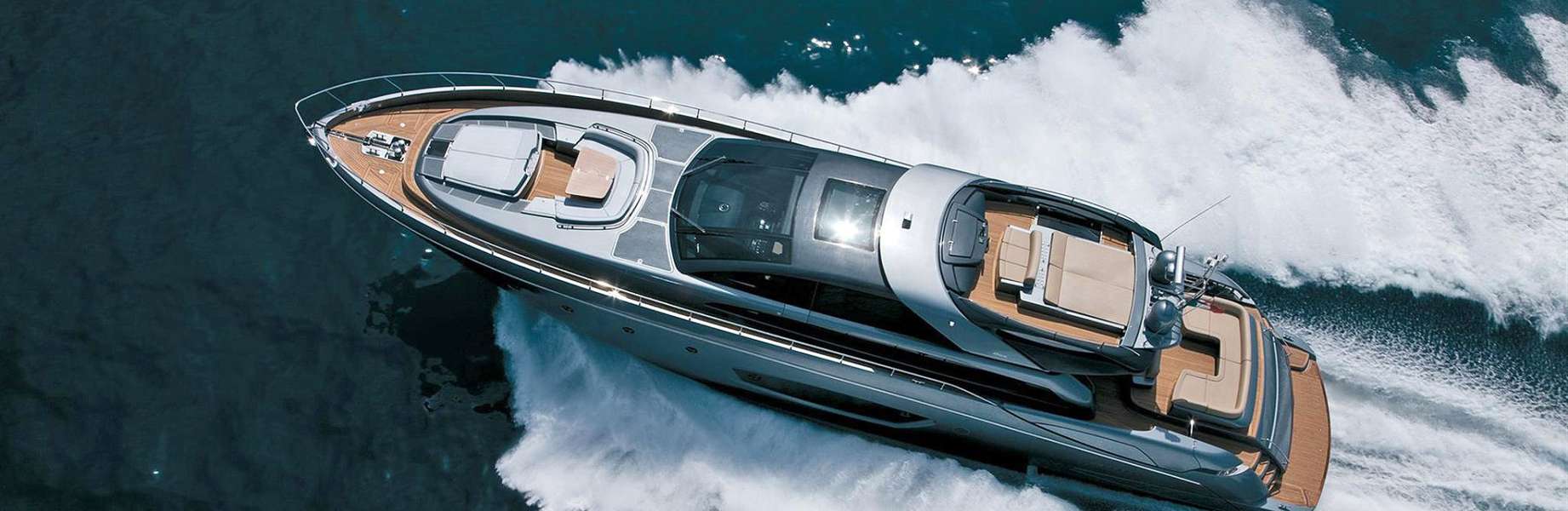 Luxury Yacht Domino 86